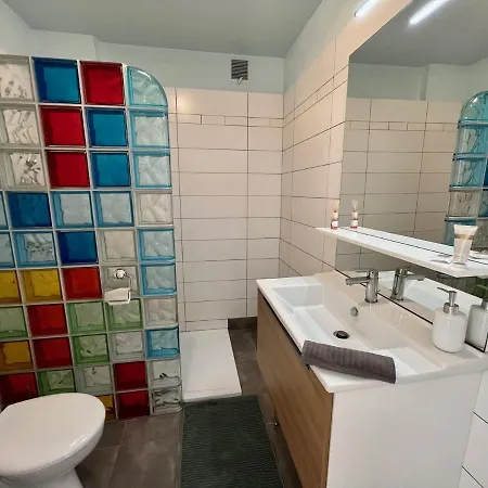 La Maison Thermale - 100m2 - Proche Centre - Garage Ferienhaus