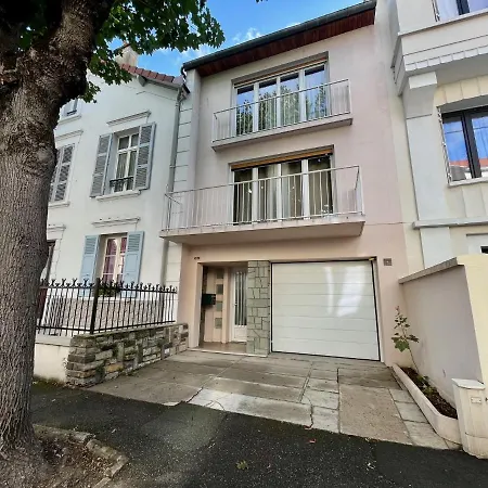 La Maison Thermale - 100m2 - Proche Centre - Garage Дом отдыха *