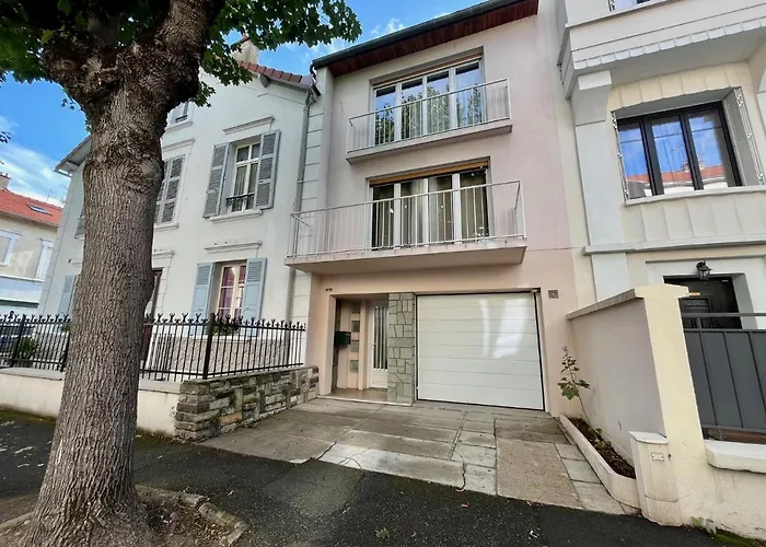 La Maison Thermale - 100m2 - Proche Centre - Garage Ferienhaus *